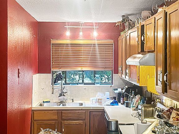 3rd image of 98 Dunvegan Woods #98