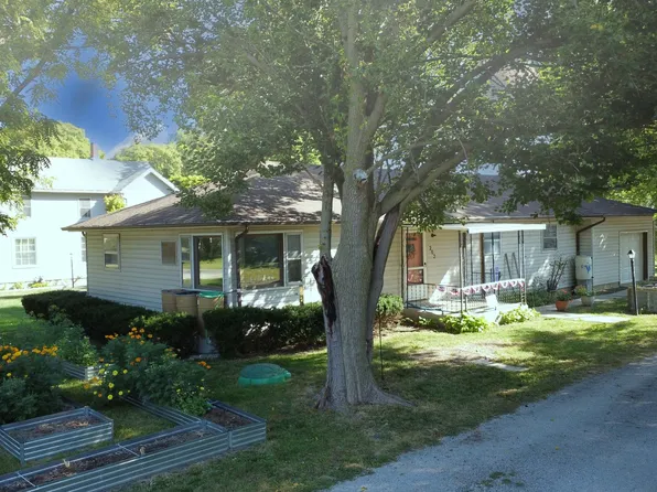 202 N Grant St, Crescent City, IL 60928