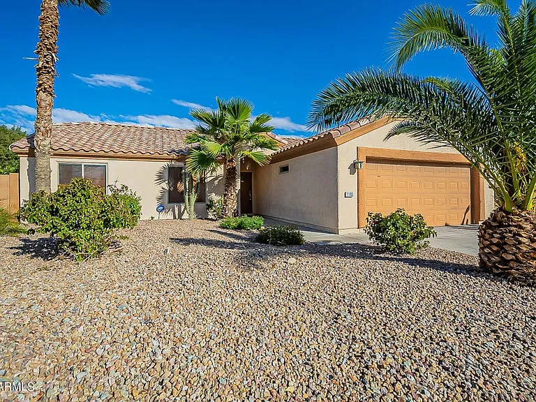 1105 N Cota Ln — Photo 1