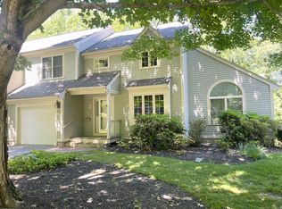 63 Peninsula Dr, Stratham, NH 03885