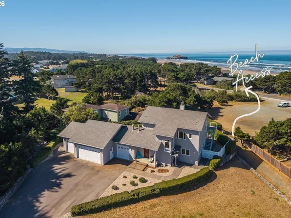 1122 Three Wood Dr, Bandon, OR 97411