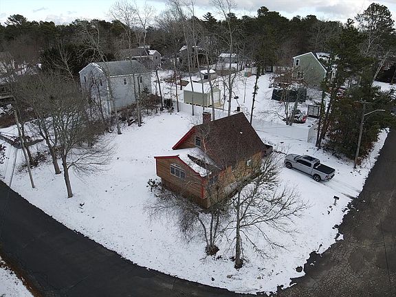 4th image of 2 Wind Rose Ln