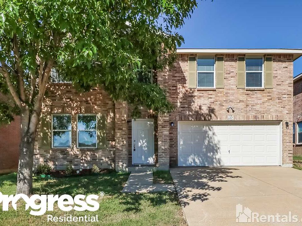 1st image of 607 Almandora Dr