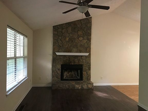 3rd image of 9625 Crestview Ter