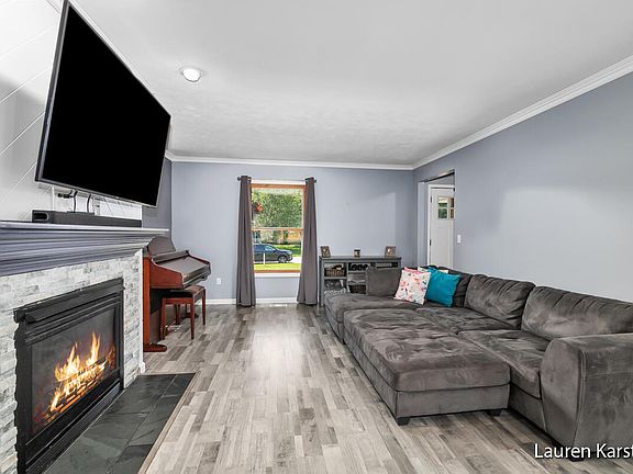 3rd image of 11502 Hunters Meadow Dr