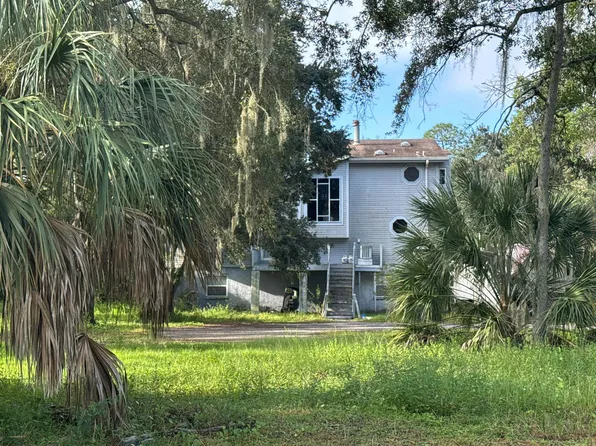 1010 Gilford St, Oldsmar, FL 34677