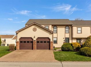 1113 Old Farm Rd, Lawrence, PA 15055