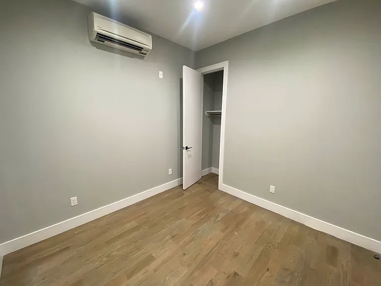 254 Melrose St #1R — Photo 11