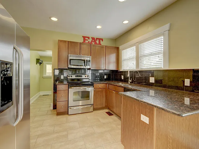3460 W Clyde Pl — Photo 7