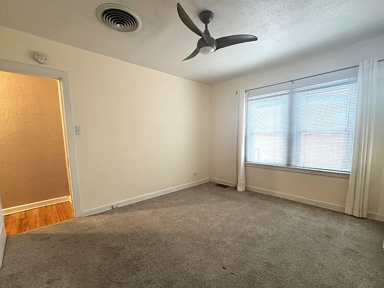 700 Dexter St — Photo 10