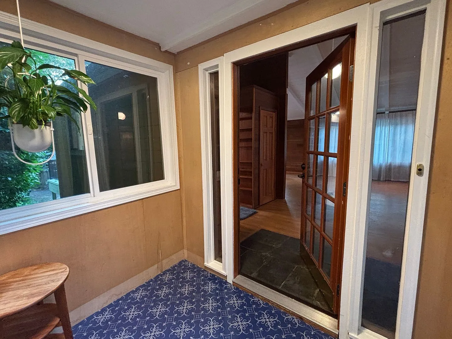 A One-of-a-Kind Mid-Century Gem in Fauntleroy — Photo 3