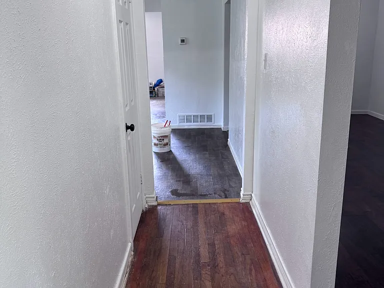 2304 Nottingham Blvd — Photo 5