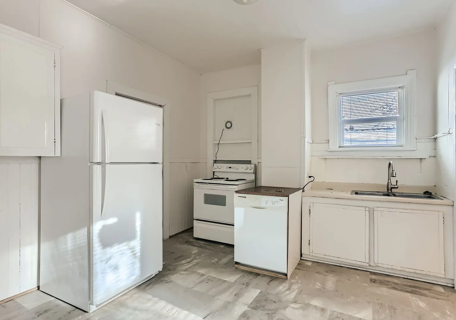 Great Central Seattle 3 Bed Home For Lease! — Photo 4