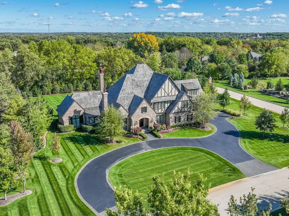 36W400 Hunters Gate Rd, St Charles, IL 60175