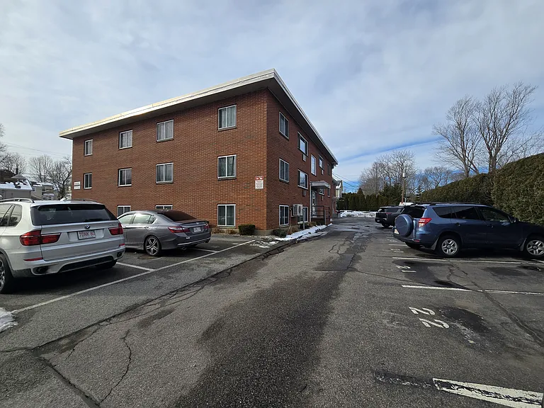 194 Lincoln St #4 — Photo 17