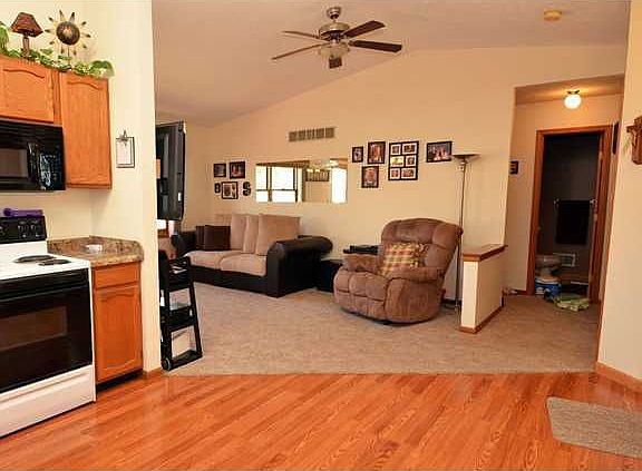 4th image of 411 Dutch Hill Dr