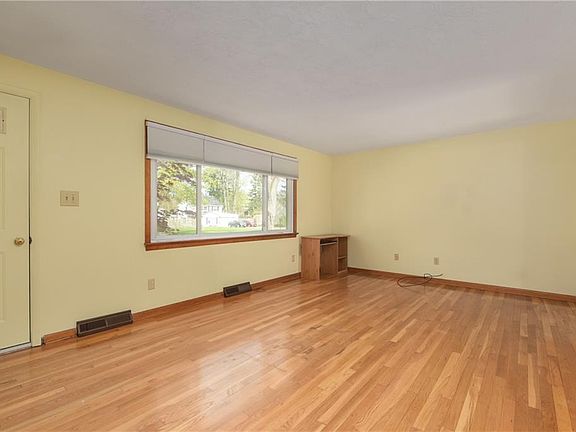 5th image of 343 Olive St