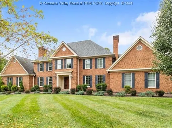 2 Cambridge Dr, Huntington, WV 25705