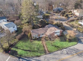 238 Broadfield Rd, New Rochelle, NY 10804