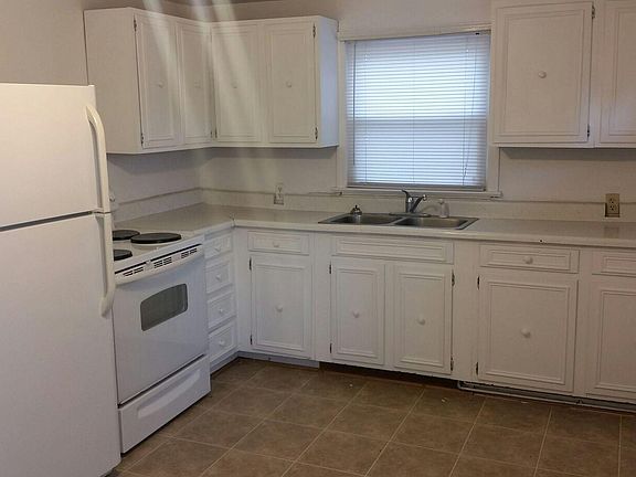 4th image of 1532 Thomas Ln