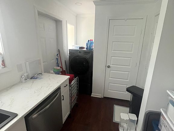4th image of 918 Spruce St