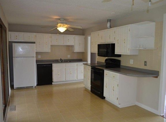 2nd image of 8001 Bennington Dr #9