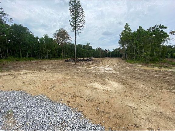 3rd image of 16527 Stella Ln