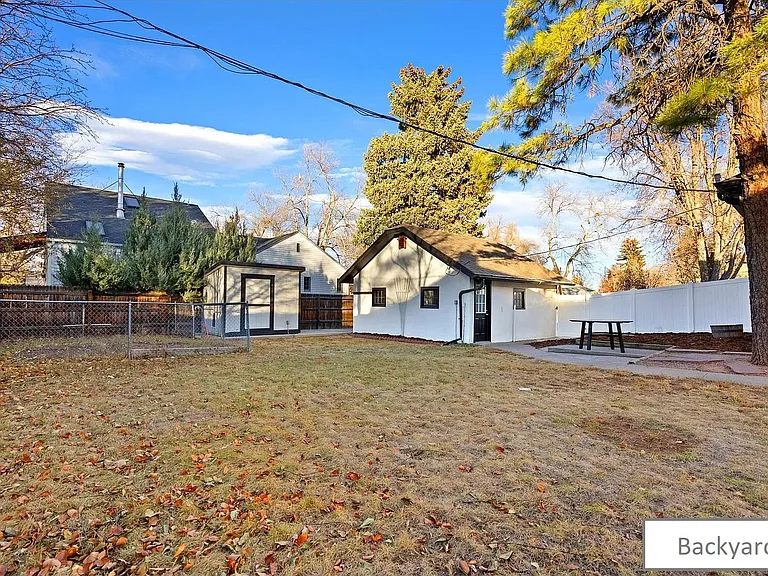 426 E Prospect Rd — Photo 3