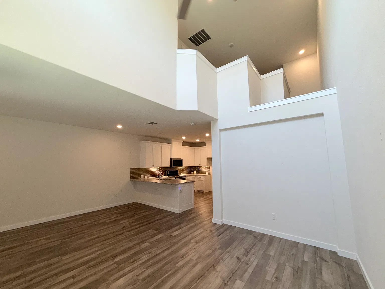 2 bed, 2.5 bath, 1500 sqft, $2,800 — Photo 4
