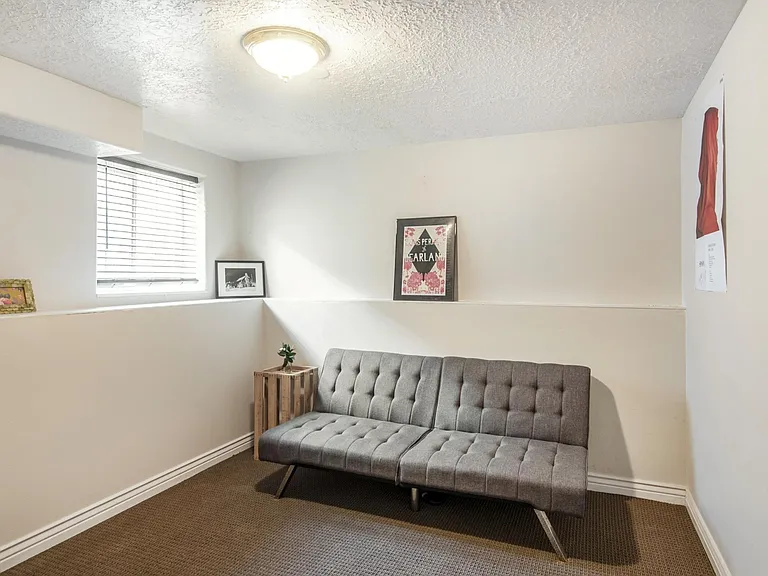 1121 S Denver St — Photo 20