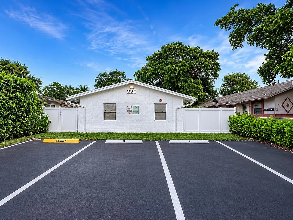 220 NW 12th Ct #3