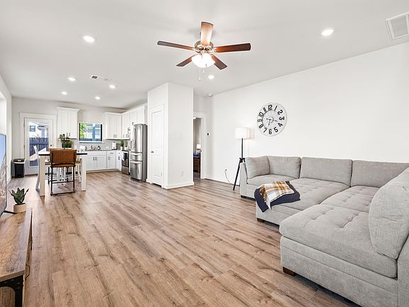 3rd image of 356 Fieldwood Dr #A