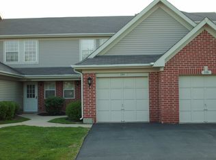 334 Debbie Ln #19214, Schaumburg, IL 60194