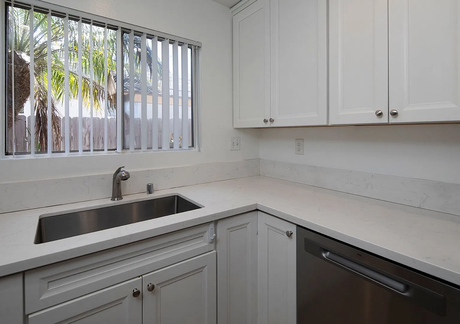 945 Chalcedony Street — Photo 4