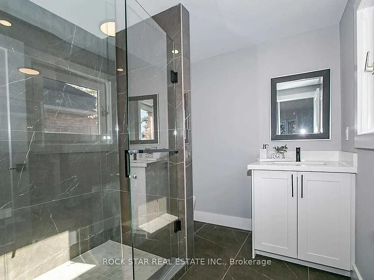 160 River Oaks Blvd E — Photo 34