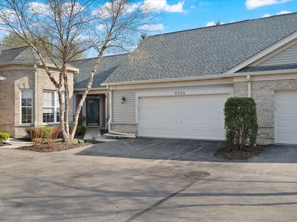 2104 Carillon Dr #2104, Grayslake, IL 60030
