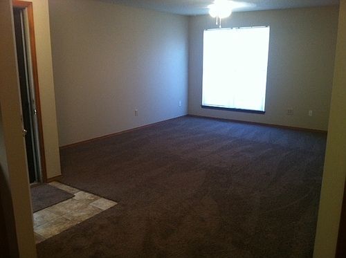 2nd image of 923 E Pythian St