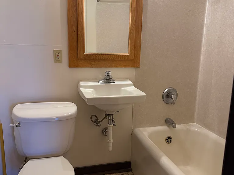 The St. Ingbert Apartments — Photo 27