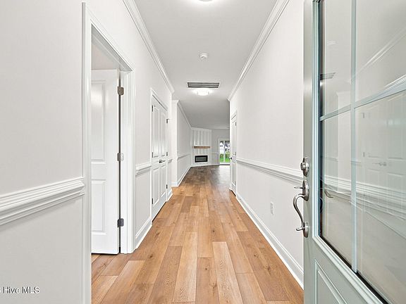 4th image of 4032 Regina Lane