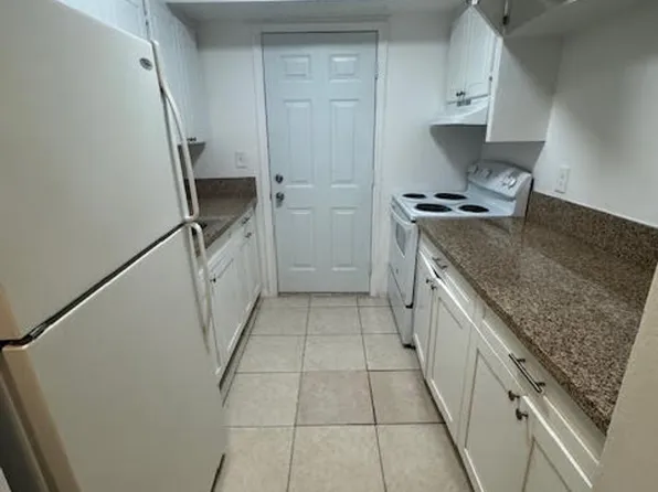 Lakeview Apartments - 5911 SW 41 St, 5911 SW 41st St APT A1, Davie, FL 33314
