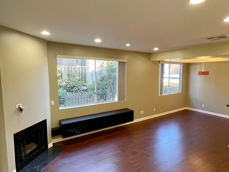 812 N Hudson Ave #105 — Photo 4
