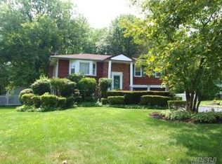 20 Ringler Dr, East Northport, NY 11731