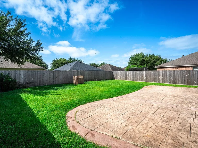 2931 Silver Landing Ln — Photo 37