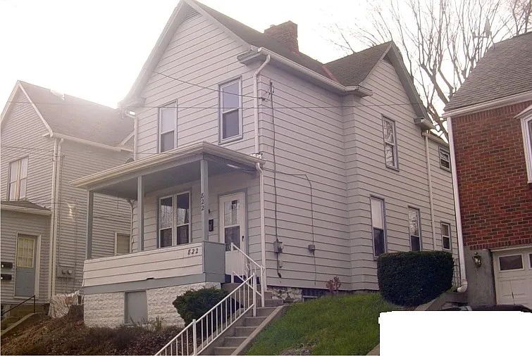 822 Florence Ave photo 1