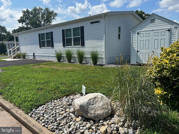4th image of 3034 Chandler Dr S