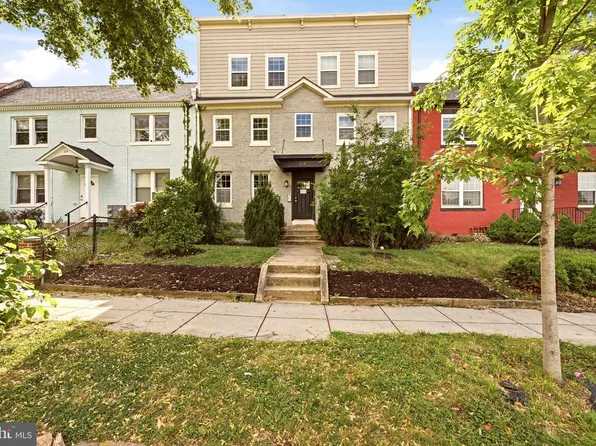 218 20th St NE APT 3, Washington, DC 20002