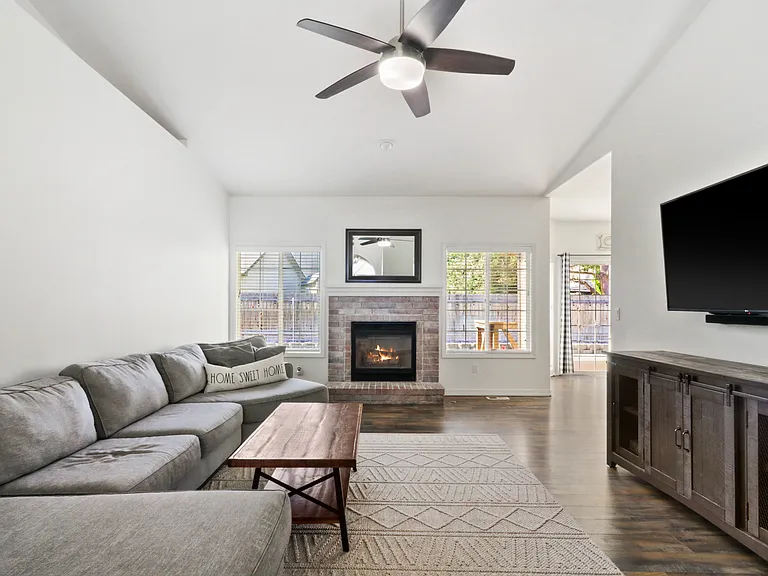 695 W Riodosa Dr — Photo 4