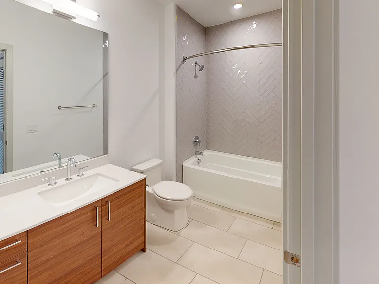 101 N Meridian — Photo 113