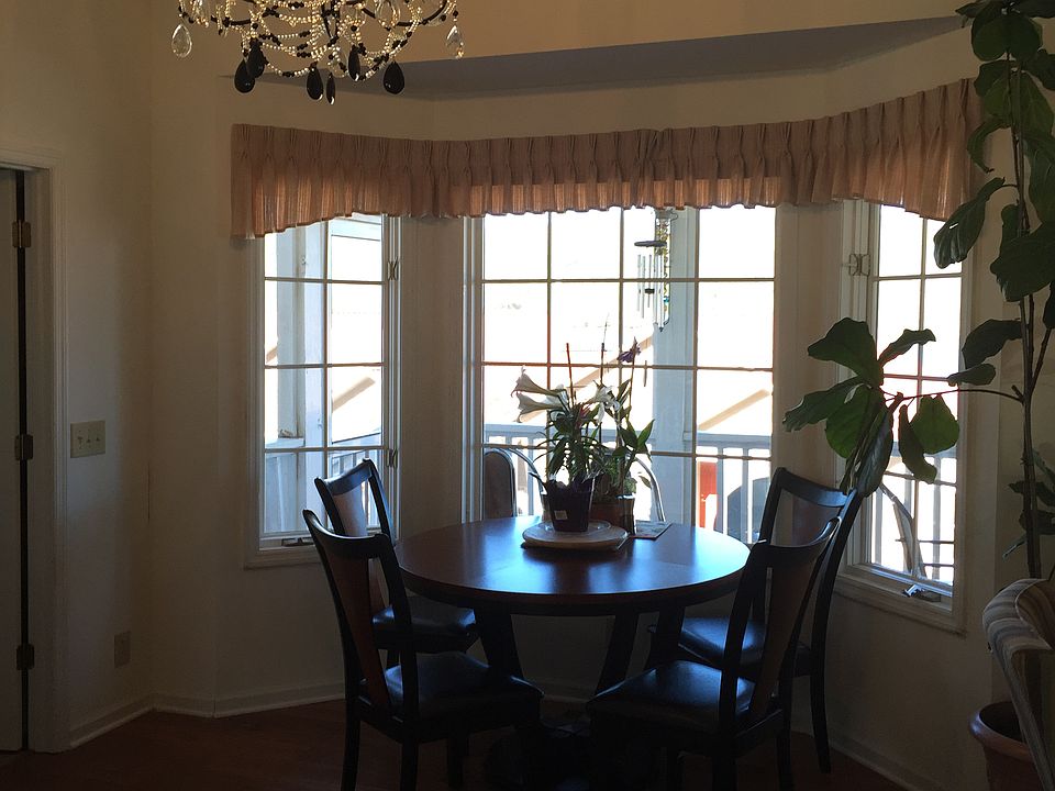 1st image of 605 Waterview Dr