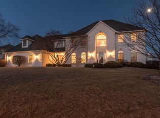 4401 Fairhaven Ct, Davenport, IA 52807